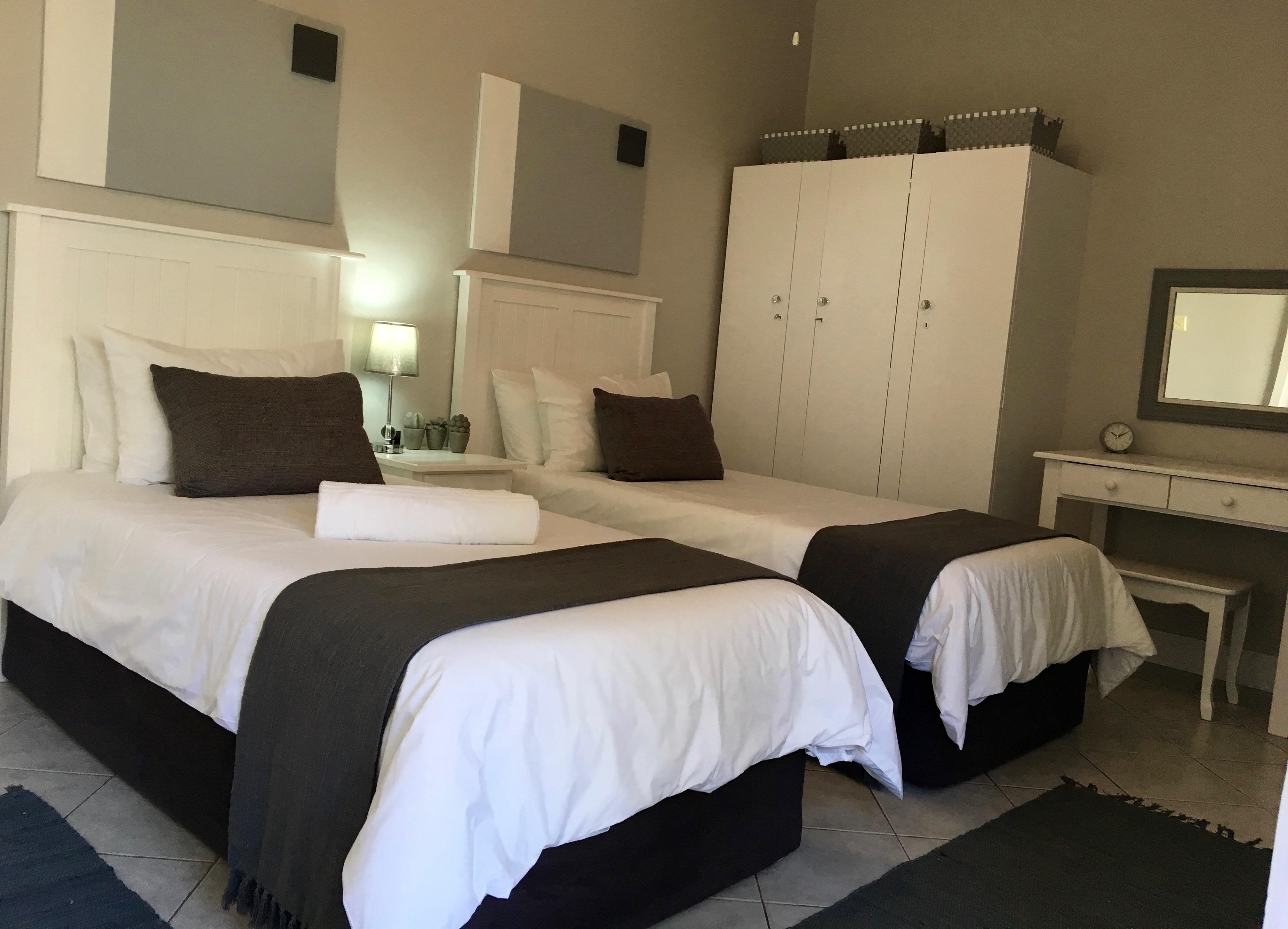 La Mer Guesthouse Port Elizabeth Ngoại thất bức ảnh