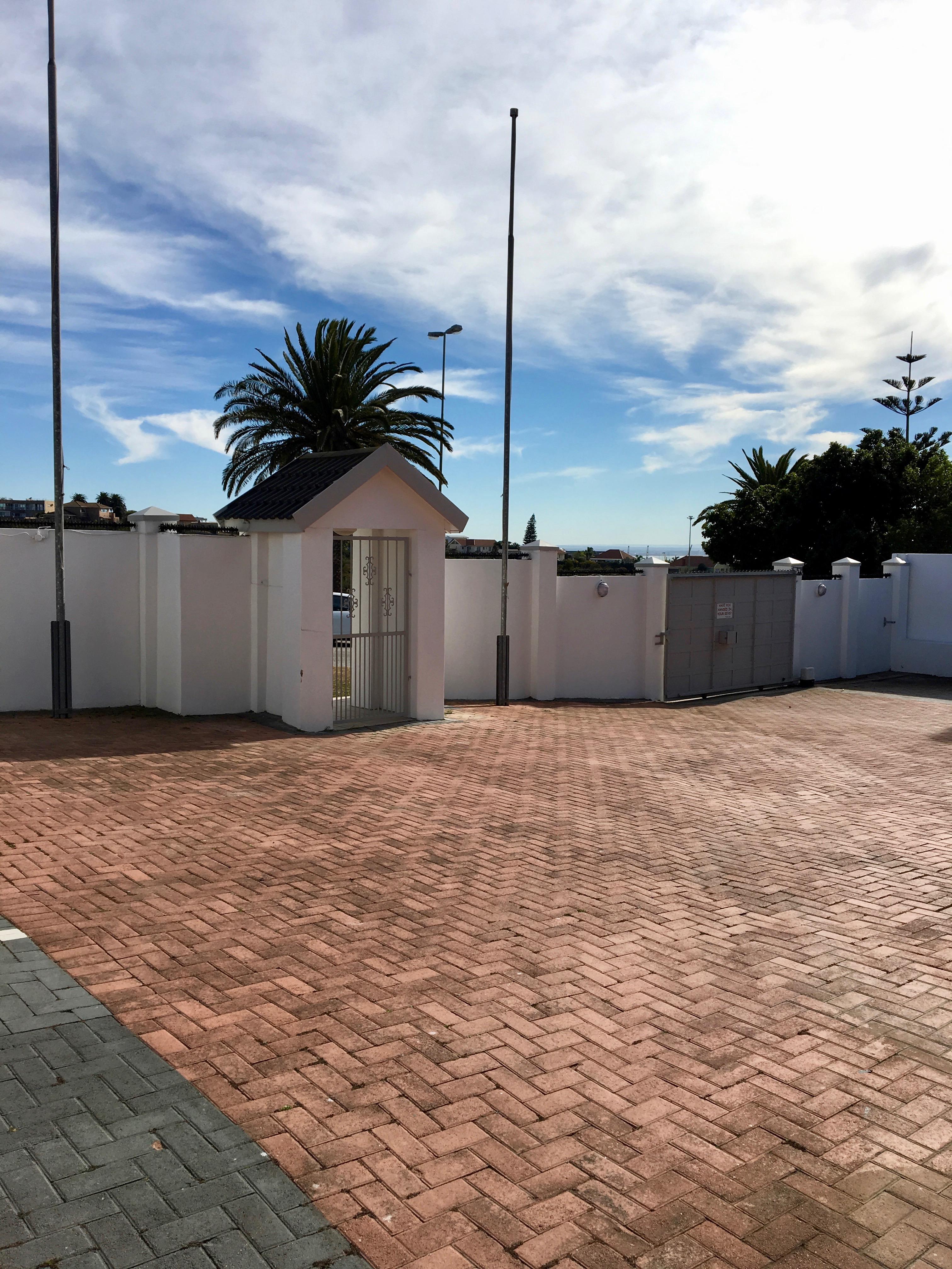 La Mer Guesthouse Port Elizabeth Ngoại thất bức ảnh