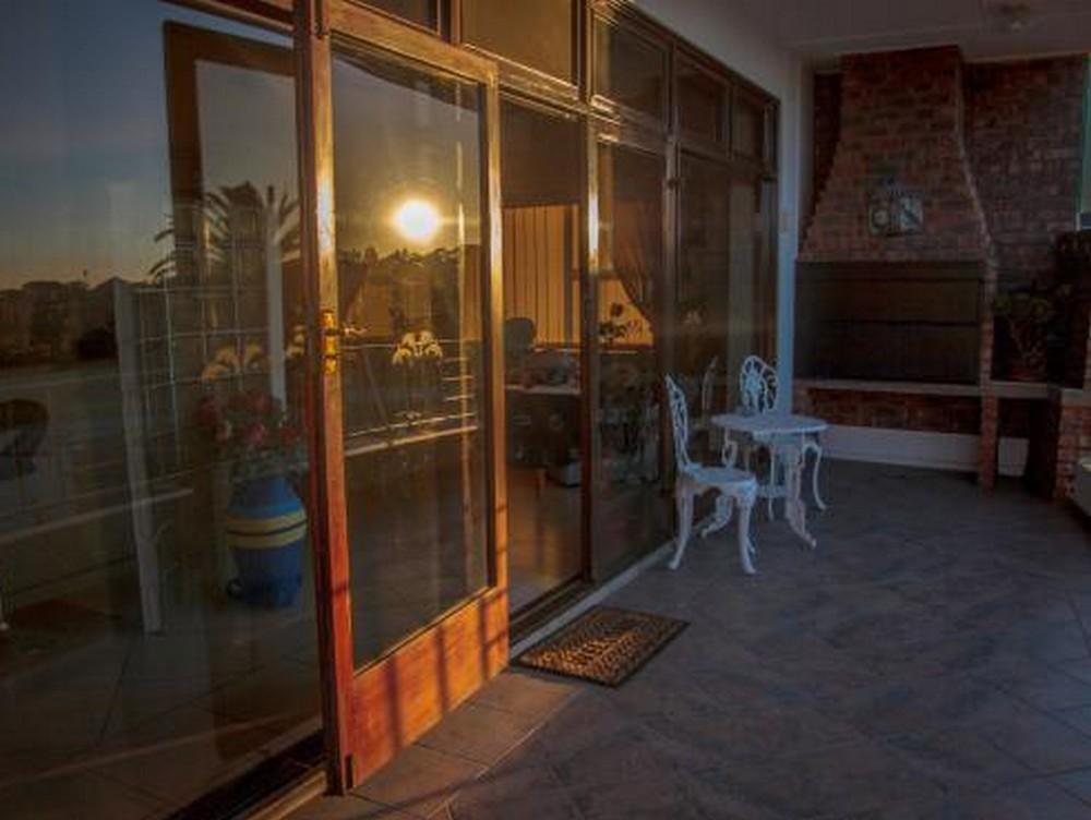 La Mer Guesthouse Port Elizabeth Ngoại thất bức ảnh