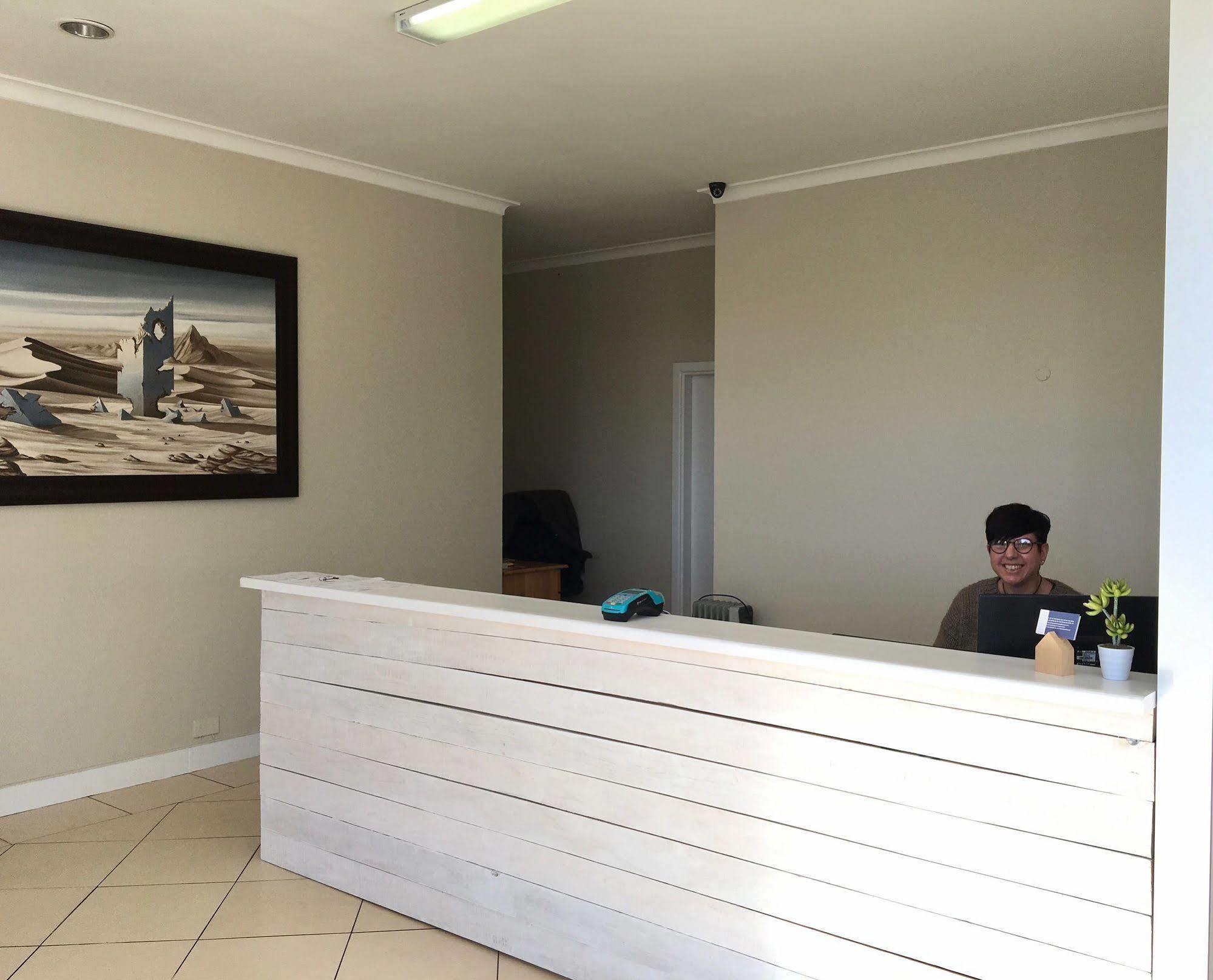 La Mer Guesthouse Port Elizabeth Ngoại thất bức ảnh