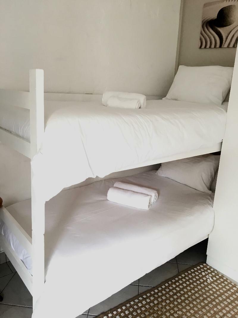 La Mer Guesthouse Port Elizabeth Ngoại thất bức ảnh
