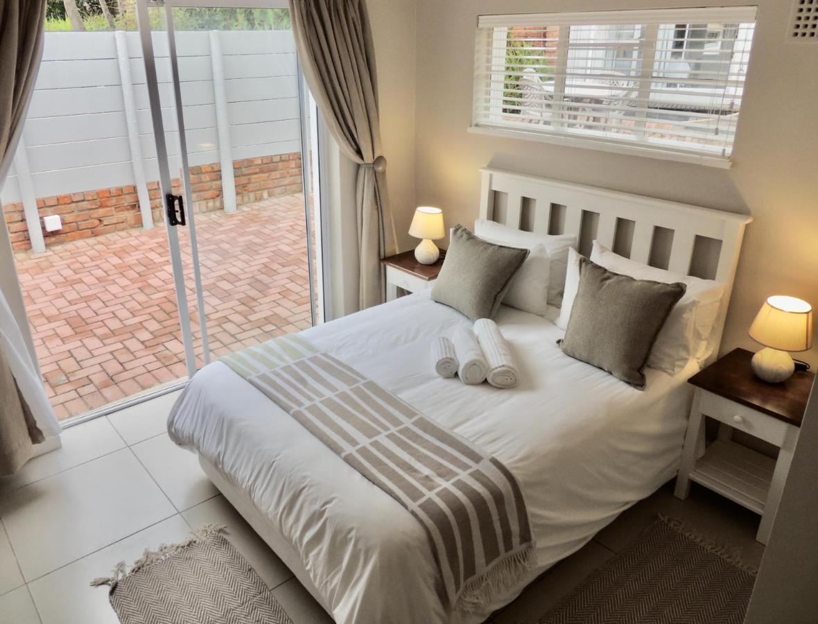 La Mer Guesthouse Port Elizabeth Ngoại thất bức ảnh